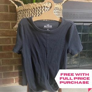 🟣3/$10 Simple Black Hollister Twisted Crop Top, Size XS